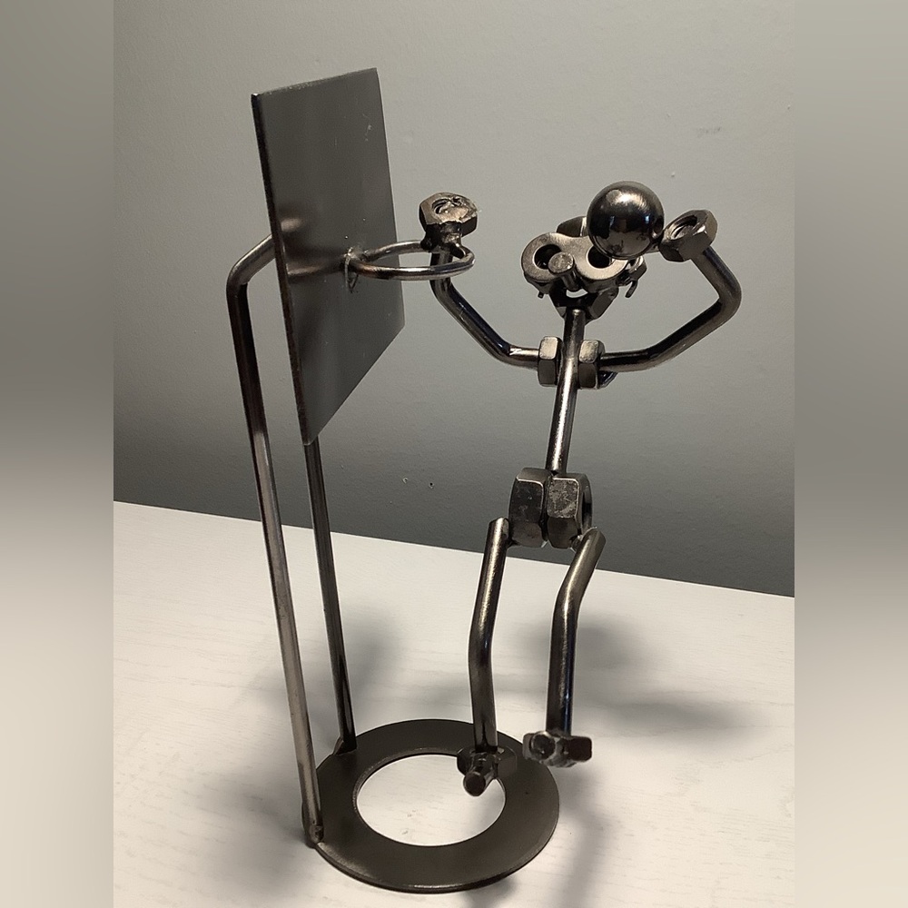 Metal Art Basketball Player Dunking Sculpture